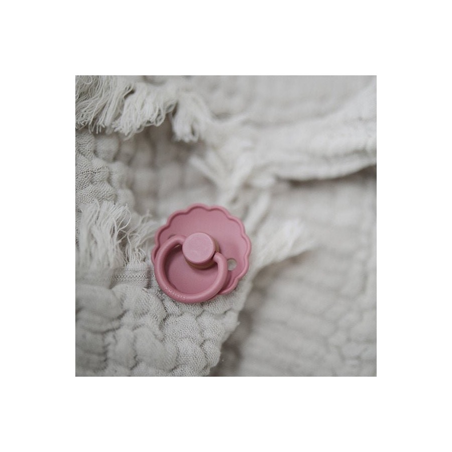 FRIGG Daisy pacifier | Dusty Rose